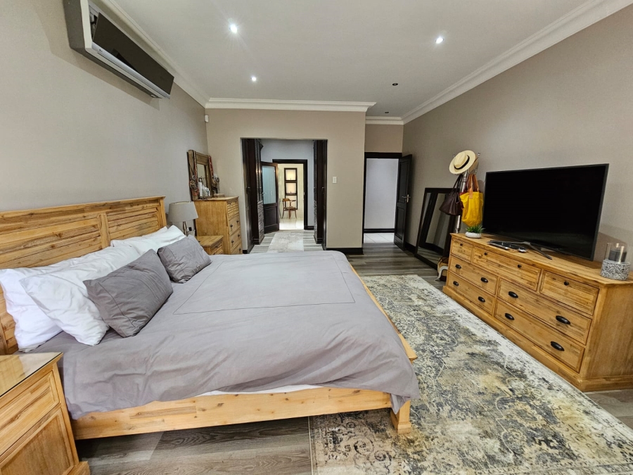 5 Bedroom Property for Sale in Jim Fouchepark Free State